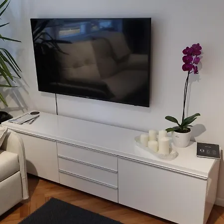 Luksuzni Stan U Starom Gradu,parking *