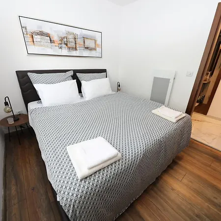 Luksuzni Stan U Starom Gradu Apartment *
